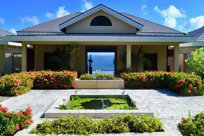 Image de Luxury Estate with Private Villas and Family Club House