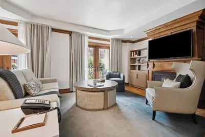 Image de 3-bedroom resort in delightful Aspen with fitness room and Ac