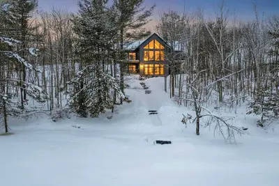 Image de Lakehouse & Co. Muskoka | Luxury Lakefront Cottage
