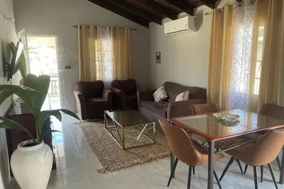 Image de Cool & Comfy A/C Standalone Home, Central Montego Bay Location
