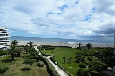 Image de Studio cabine face mer Trois-mats, parking 4mats305