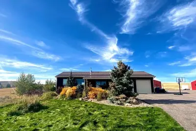 Image de Serene Mountain Views Buckskin Rd Cabin 4 Bdrm 2400sqft 8 mi to Pocatello Dining