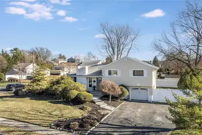 Image de Spacious 4-bedroom house with Ac in tranquil Verona 25min from Metlife Stadium