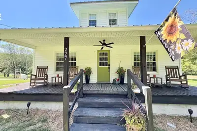 Image de Peaceful, Easy Feeling Riverhouse