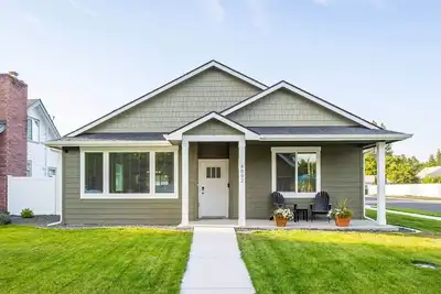 Image de Modern Home Walk To Sportsplex