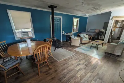 Image de Primitive Off-Grid Fishing Cabin on 6 Acres of Florida springs lakefront