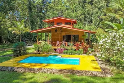 Image de Private Riverside Jungle House w/ Pool, Orchard & Wildlife, 5 mins to Beach