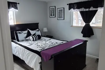 Image de Modern 3br 2 bath, Workout Room • Huge Yard • Central Location