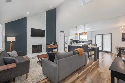 Image de Cozy Family-Friendly 3bd/2ba, Loft Office/Playroom in Nw Austin