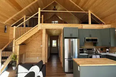 Image de Luxury Log Cabin - Quiet Forest Retreat, Sleeps 6