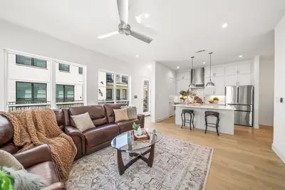 Image de Tch-Comfy 3bd/3. 5ba home in Arlington w/ Workspace