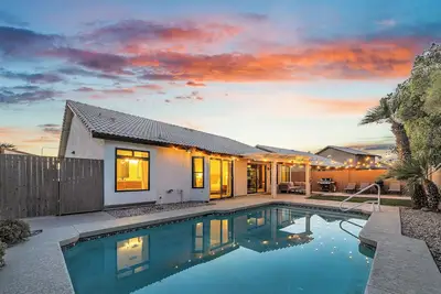 Remodeled Home With Pool Minutes From Downtown Gilbert