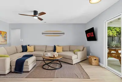 Image de Spacious 3-bedroom house in charming Oceanside with Ac - Pet Friendly