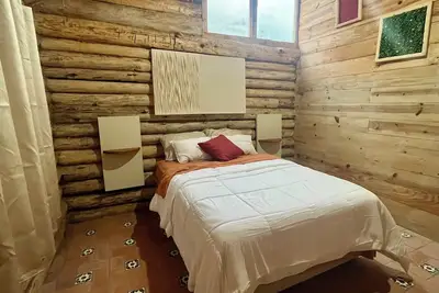 Image de Maravillosa cabana en el bosque de dos habitaciones perfecta para una escapada