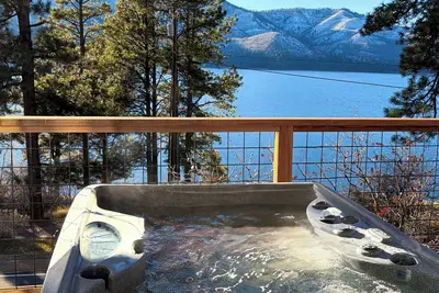 Image de Lakefront Cabin with Hot Tub and Dog Friendly