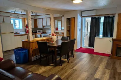 Image de 1-3780 Appartement de 4 chambres à lit queen chacune | tout fournis