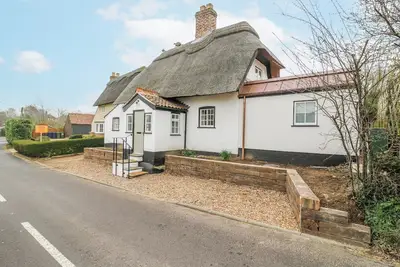 Image de The Old Smithy, pet friendly, character holiday cottage in Bourn