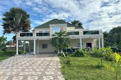 Image de Lovely 6-bedroom villa with Ac in charming Sanyang.