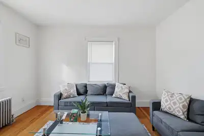 Image de Newly Renovated 3Br Apt Near Boston + Parking