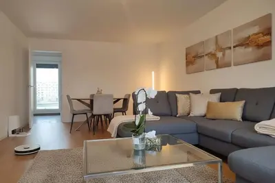 Image de Parc Expo prte d'orléans Orly Cdg Terrasse parking