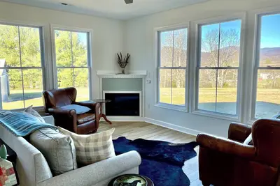 Image de Tranquil and peaceful cottage with mountain views!