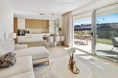 Image de Luxury apartment with garden close to sea & golf