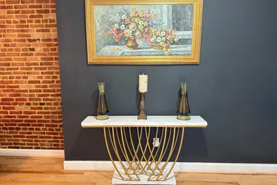 Spacious 7-bedroom townhome in awesome Baltimore with Ac