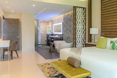 Image de Garza Blanca at Cancun. Luxurious beachfront 2 bedroom suite sleeps 6!