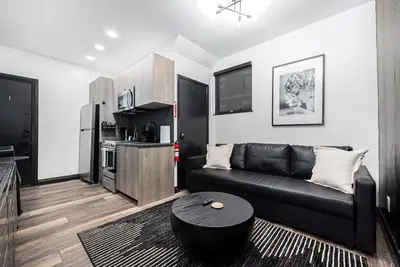 Image de Charming Suite|Walk to Parks & Cafes|Pets Welcome