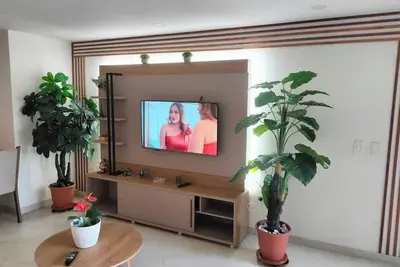 Image de Modern, centrally located apartment with mountain views 202