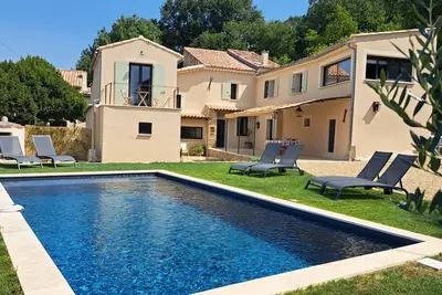 Image de Mas provençal climatisé avec piscine privée–Calme & Vue château de Vaison–6 pers