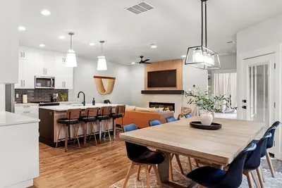 Image de Luxury Home/Hot Tub/Fireplace/Patio/Lake Cascade