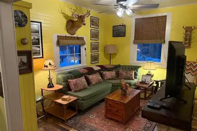 Image de Charming, newly renovated cottage with views and access to Little Wolf Pond