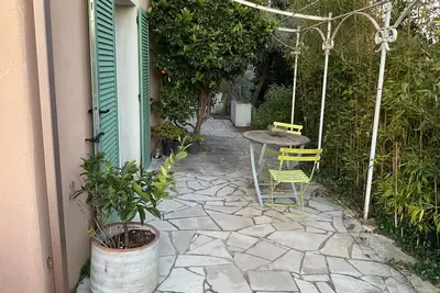 Image de Bas de villa a 800m des plages