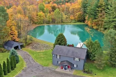 Image de Spacious, Waterfront 5-bedroom chalet just outside of Ellicottville