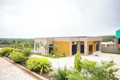 Image de Spacious 3-bedroom fully furnished apartment in beautiful Lusaka