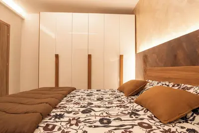 Image de Newly refurbished One bed-room apartment with parking space