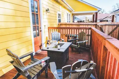 Image de Stylish New Build, Pristine Comfort + Fenced Parking, 3 Bedrooms 2. 5 Bath