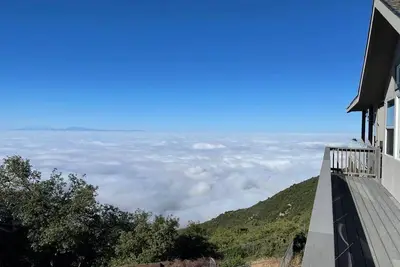 Spacious 4-bedroom house in gorgeous Crestline with great view and pull table