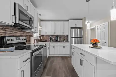 Image de Evergreen Villa Hot Tub, Fire Pit, Close to Kalahari, Camelback, Great Wolf, etc