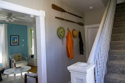 Image de Lovely Newly Renovated 3 Bed House Walk to IronMan with Off-Street Parking