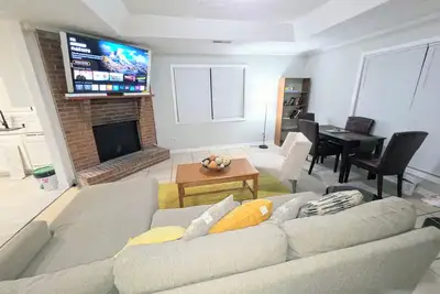 Image de Nice Atlanta home near Airport with Wifi & Parking & Ev Charger