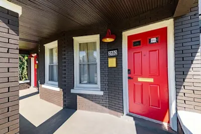 Image de Modern Cozy Detroit Home - Close to Downtown