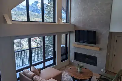 Image de Nordic Loft Canmore Condo w/ Mtn Views |Top Floor| Pool +Hot Tub| 3bd / 3ba