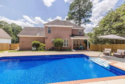 Image de 2026 Masters Rental House with Private Saltwater Pool & Jacuzzi bathtub