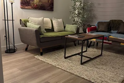 Image de Slice of Heaven! Brand New 3 bdrm Dup. Near Stampede, Spruce Meadows :Sleeps  8