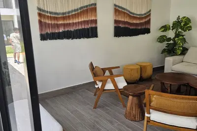 Image de Spacious 3-bedroom apartment in charming Villa Hermosa with Ac