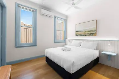 Image de The Surrey Redfern 4