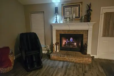 Image de 3bd/2bth Home, king/queen bds, crib, Rv/trailer parking, pet fence, massage chair