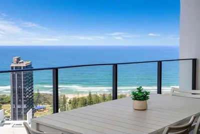 Image de Beach-View 3br Penthouse Apt with Pool and Gym!